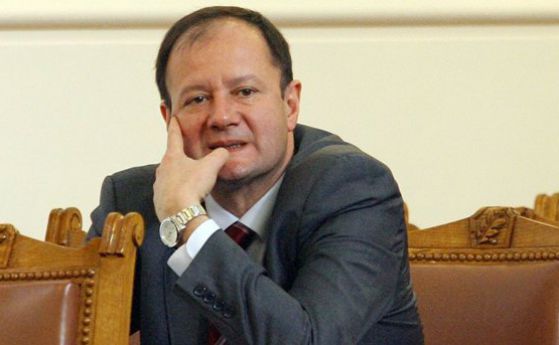 Михаил Миков.