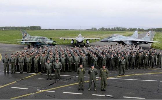 Снимка на българските ВВС, показана от руския информационен сайт 