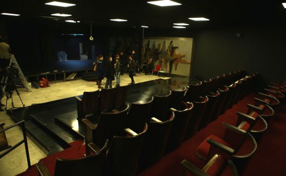 НДК представя 40 театрални постановки през март