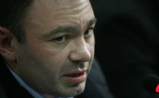 Парламентът узакони отстраняването на Светлозар Лазаров