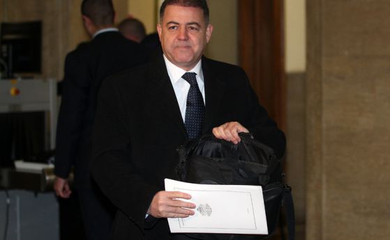 100-дневната отбрана на министър Ненчев