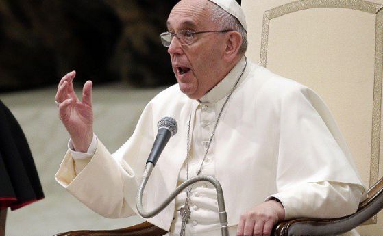 Папата: Възрастните не са извънземни