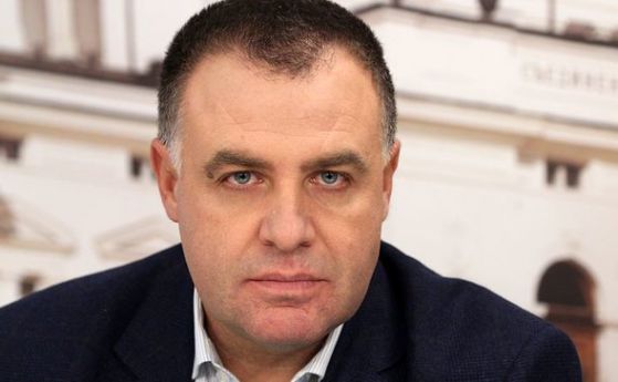 "Цветанов слиза от политическата сцена, Борисов намери кой да го замени"