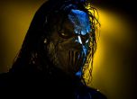 Китаристът на Slipknot с прободна рана в главата