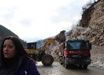 Продължава разчистването на пътя Асеновград - Смолян