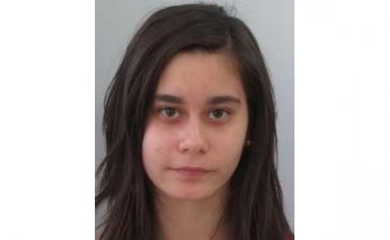 Полицията откри изчезналата Камелия във врачанско село при приятеля ѝ