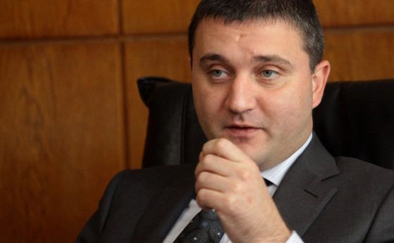 Горанов сезира ЕК за въведения от Гърция 26% данък за сделки с България 