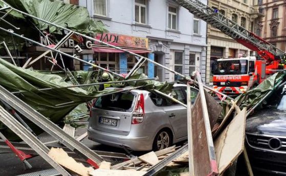 11 загинаха заради ураган в Централна Европа (галерия)