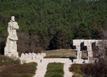 Паметникът на Ботев в Калофер застрашен от свлачище