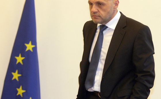 Дончев: Гърция няма да наложи данъка от 26% за сделки с България