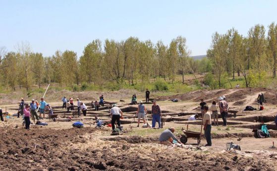 Археолозите проучват обект в участъка между Оризово и Димитровград.