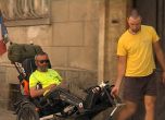 Мъж с множествена склероза обиколи света на колело (снимки)