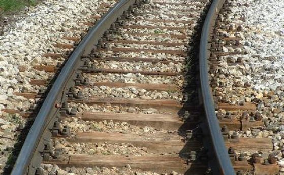 Влак уби 14 бежанци край Велес, вървели по релсите