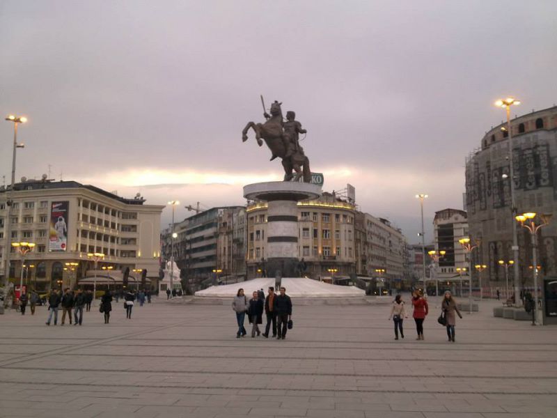 На живо: Българските евродепутати за Македония