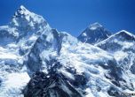 Поне осем алпинисти загинаха при лавина на Еверест след земетресението в Непал