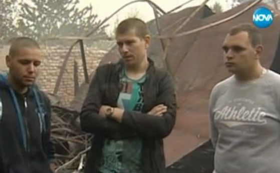 4 младежи се хвърлиха в горяща къща, за да спасят старец