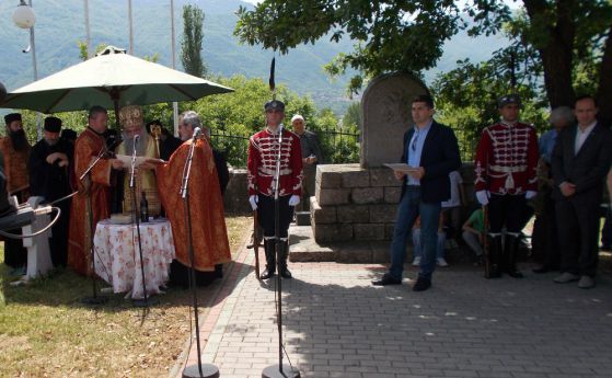 Македонската, гръцката и американската армия се поклониха на българското военно гробище край Струмица (снимки)