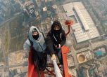 Руснаци със селфи на 660 метра на върха на небостъргач (видео) 