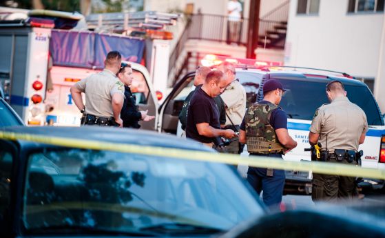 Трима ранени при стрелба в близост до американски университет