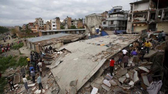 Серия трусове разтърсиха Непал и взеха нови жертви (видео и снимки) 