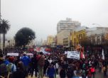 Двама убити младежи на протести в Чили 