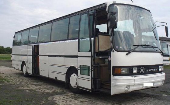 Автобус с българи е задържан в Будапеща, намерена е бомба в багажа на пътник 