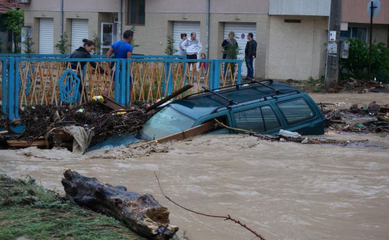 Правителството отпусна 1.7 млн. лв. на Варна заради наводнението в Аспарухово