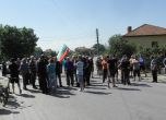 Сблъсъци между полиция и протестиращи край Гърмен (обновена)