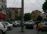 Електрически стълб изникна по средата на улица  и във Варна