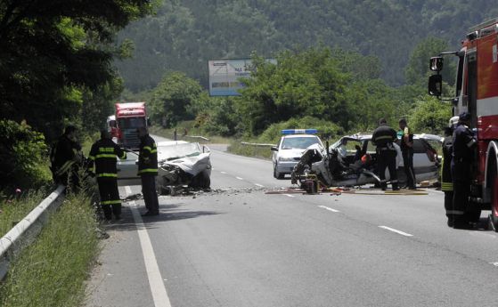 Един загинал, трима ранени в катастрофа край Благоевград