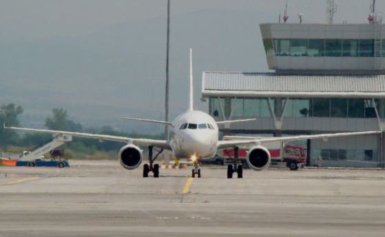 Пиян британец приземи принудително самолет на летище София
