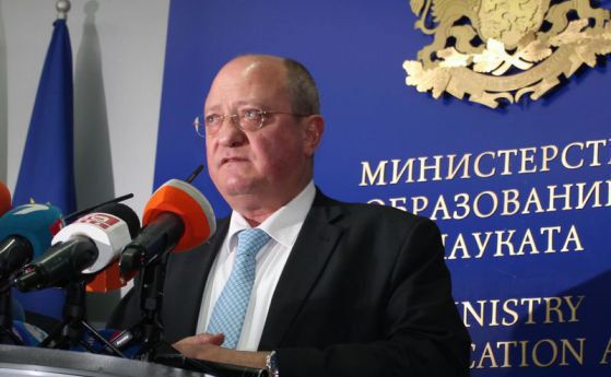 Някколкостотин квестори замесени в изнасянето на матурите