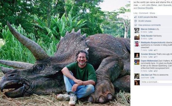 Снимка на Стивън Спилбърг с "убит" динозавър вече година събира гнева на фенове