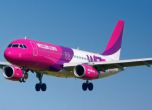 Самолет на Wizz Air кацна аварийно на летище София заради спукано стъкло
