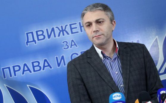 Депутати гонят Карадайъ от комисия, купил си дом на безценица и "не знае български"