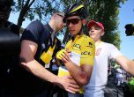 Лидерът в Тур дьо Франс се контузи. Зденек Стибар спечели шестия етап