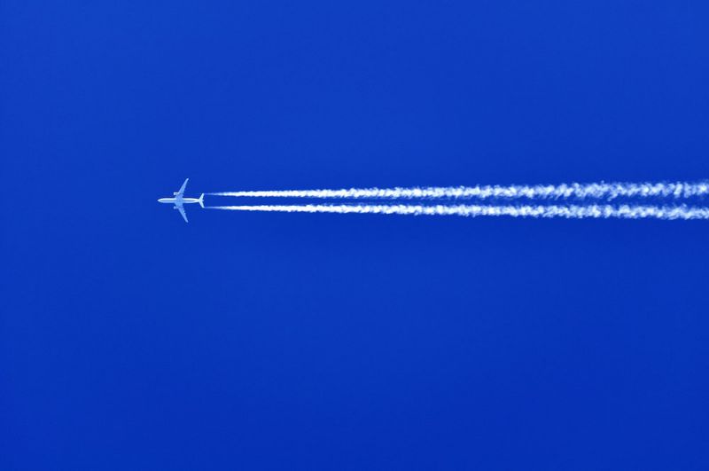 Пътник опита да запали огън на борда на самолет