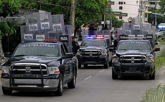 Камион уби 27 поклонници в Мексико