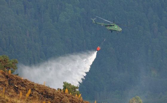 ВВС гаси нов пожар край с. Лесово (снимки)