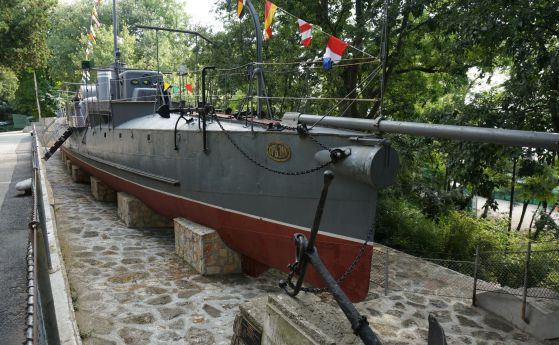 Корабът-музей "Дръзки" отново приема посетители (снимки и видео)