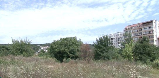 Бунт срещу настаняване на роми във варненски квартал (видео)