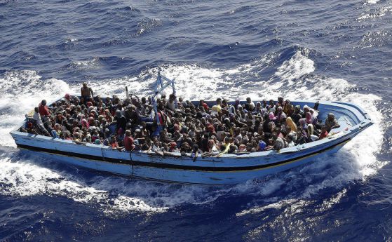 400 емигранти спасени от Средиземно море