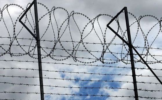 Двама избягаха от затвор в Бургас, след 10 часа ги прибраха отново