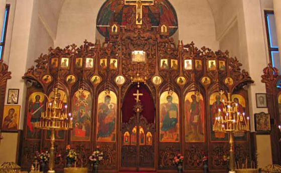 Описват иконите в пловдивска църква заради неплатени данъци