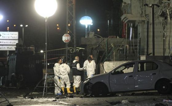 Взривиха полицейски участък в Истанбул
