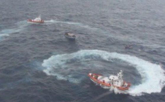 Спасиха от удавяне над 1000 имигранти в Средиземно море