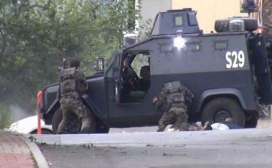 Въоръжени откриха огън по американското консулство в Истанбул