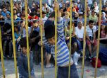 На гърцки остров заключиха на стадион над 2000 имигранти