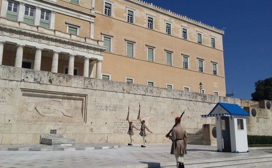 След бурни дебати Гърция одобри новия план за изход от кризата