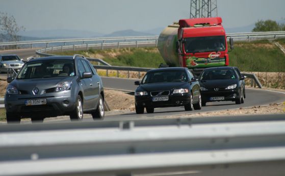 Камион се обърна на магистрала „Марица”